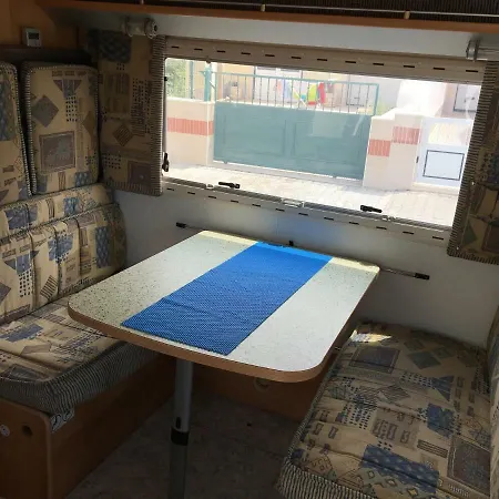 By The Sea Campers キャンプ場 *